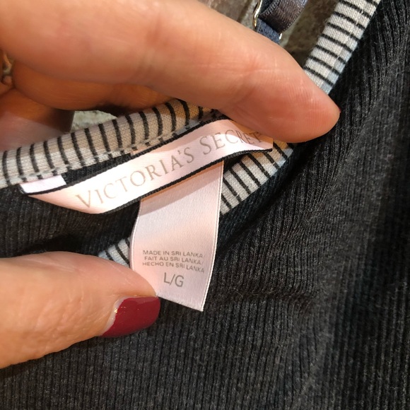 Pre❤️’d-Victoria Secret Cami Ruffled Back - Picture 6 of 8